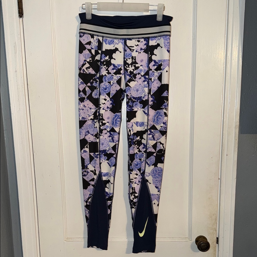Nike Women’s Floral Leggings